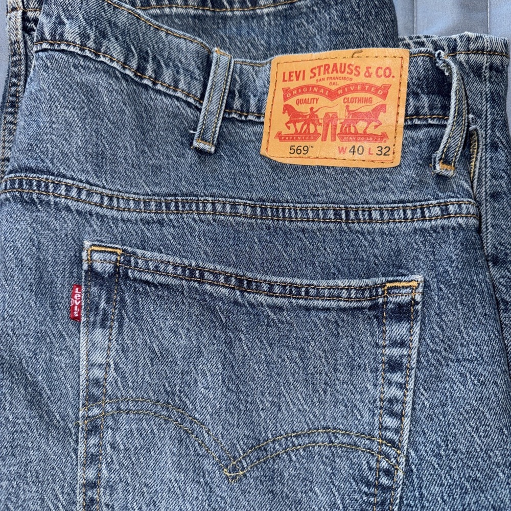 Levi's Men's 569 Distressed Camo Patches Loose Straight Jean 40x32